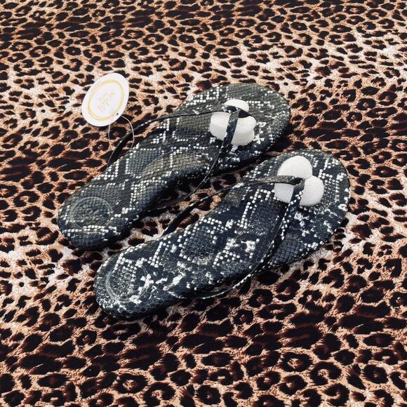 brand new ~ snake print flip flops - Picture 2 of 7